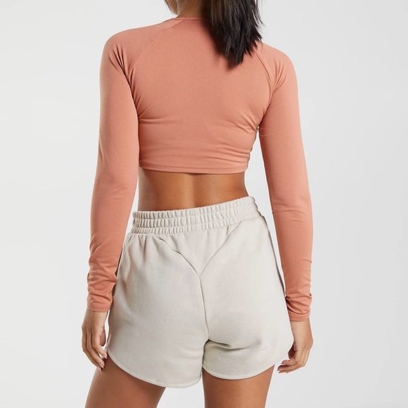 GYMSHARK TRAINING LONG SLEEVE CROP TOP SIZE XS TOFFEE BROWN RUST - Picture 2 of 6